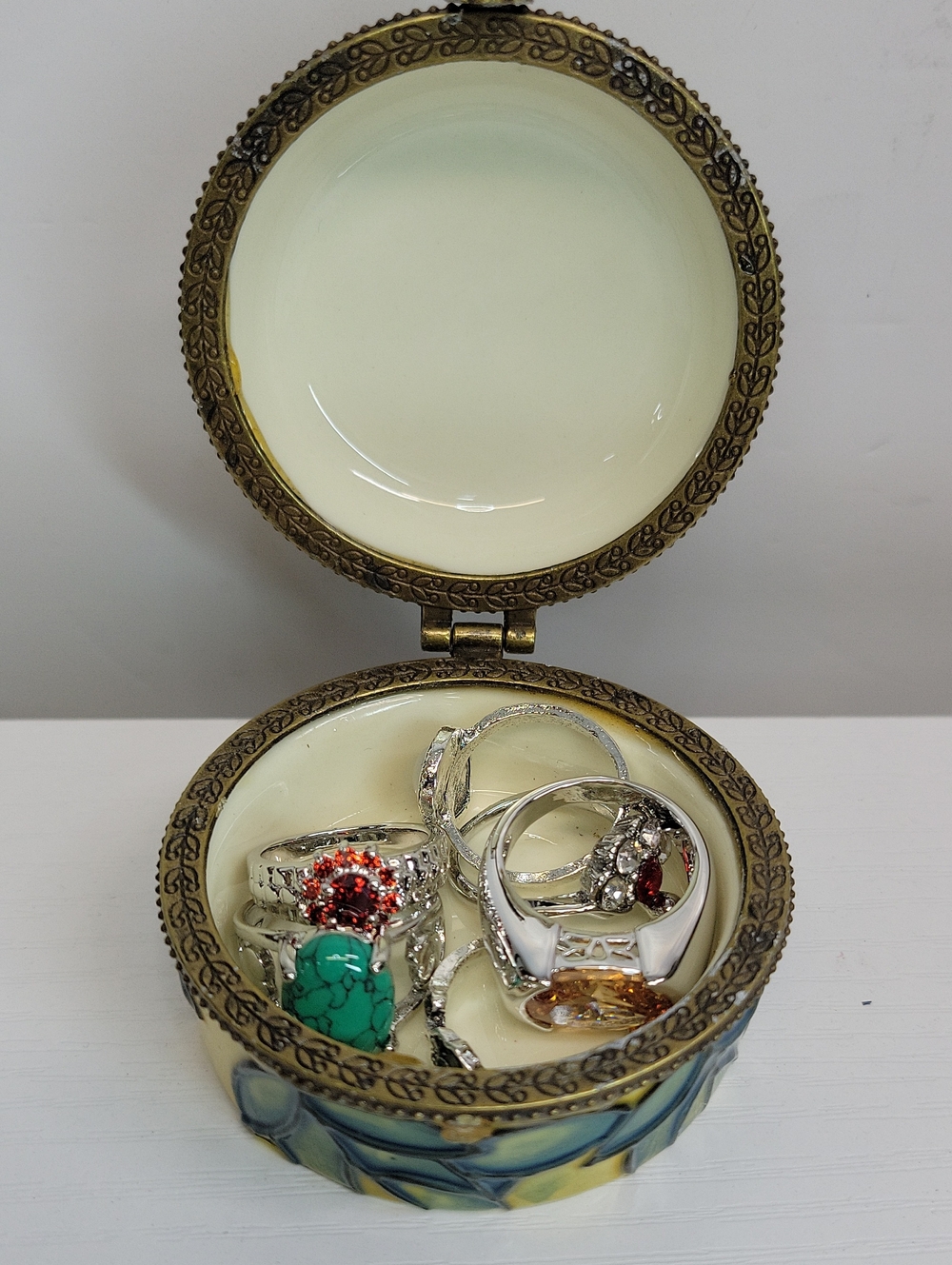 Trinket Box With Size 6-7 Rings